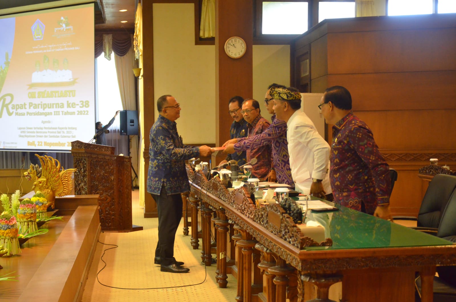 Pendapat Akhir Gubernur Bali Terhadap Persetujuan Raperda Tentang APBD Semesta Berencana Provinsi Bali Tahun Anggaran 2023