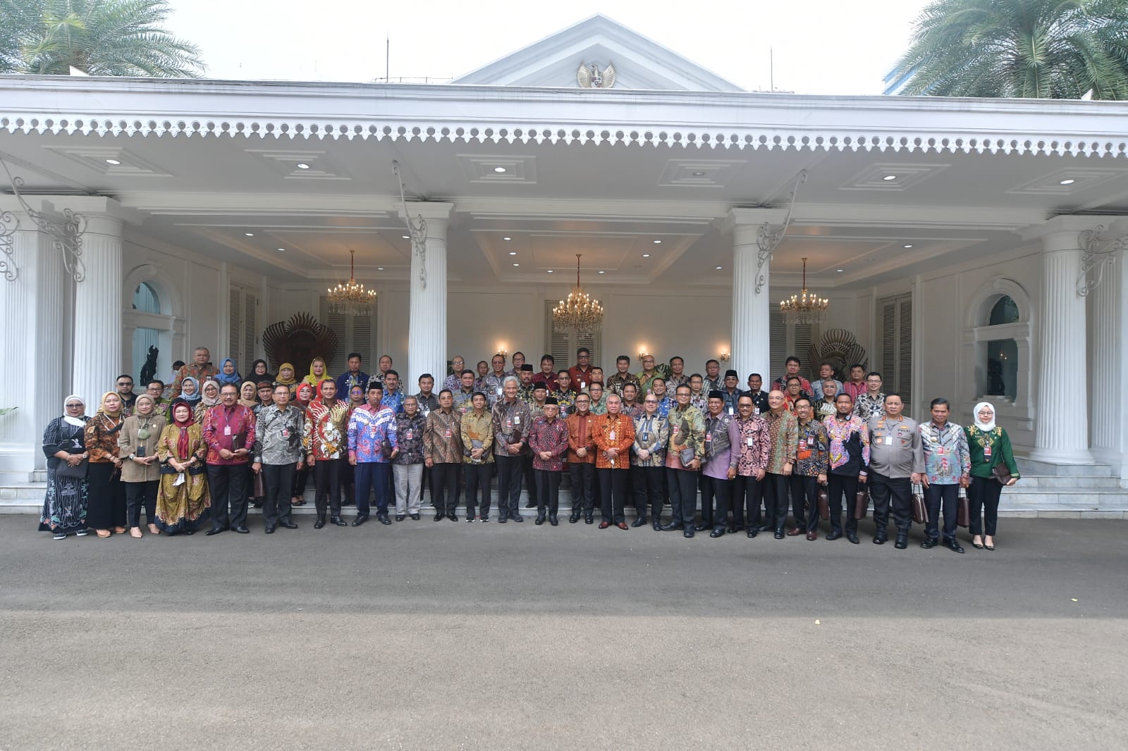 Wagub Cok Ace Hadiri Pencanangan Reformasi Birokrasi Tematik di Istana Wapres