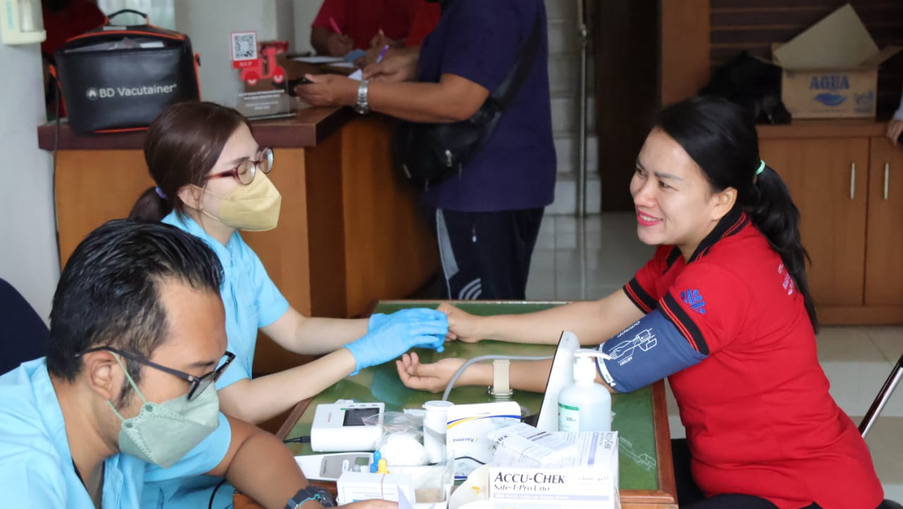 Meriahkan Bulan K3, Pemprov Bali Gelar Donor Darah dan Demo APAR